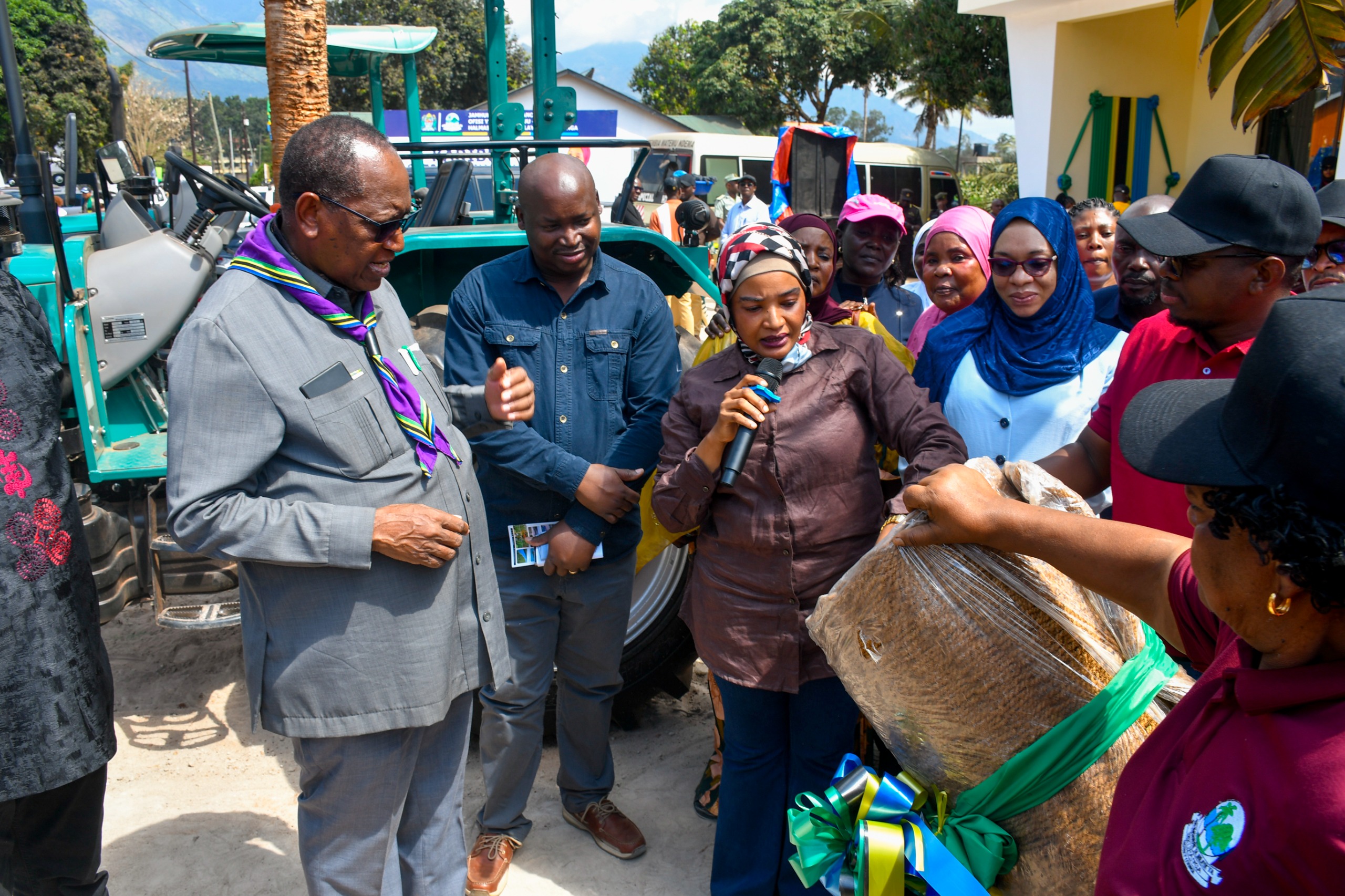 Kabudi Asifu Fursa za Uwekezaji Mkuranga